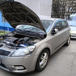 Замена аккумулятора на Kia Ceed I Рестайлинг 2010 – 2012 1.6 (122 л.с.) Замена аккумулятора на Kia Ceed I Рестайлинг 2010 – 2012 1.6 (122 л.с.)