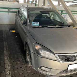 Замена аккумулятора на Kia Ceed I Рестайлинг 2010 – 2012 1.6d (128 л.с.) Замена аккумулятора на Kia Ceed I Рестайлинг 2010 – 2012 1.6d (128 л.с.)